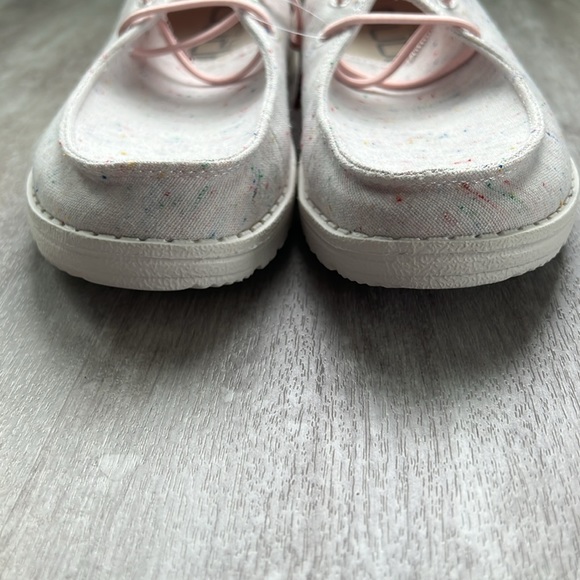 NWOB Hey Dudes Wendy women’s slip on shoes - Picture 2 of 7